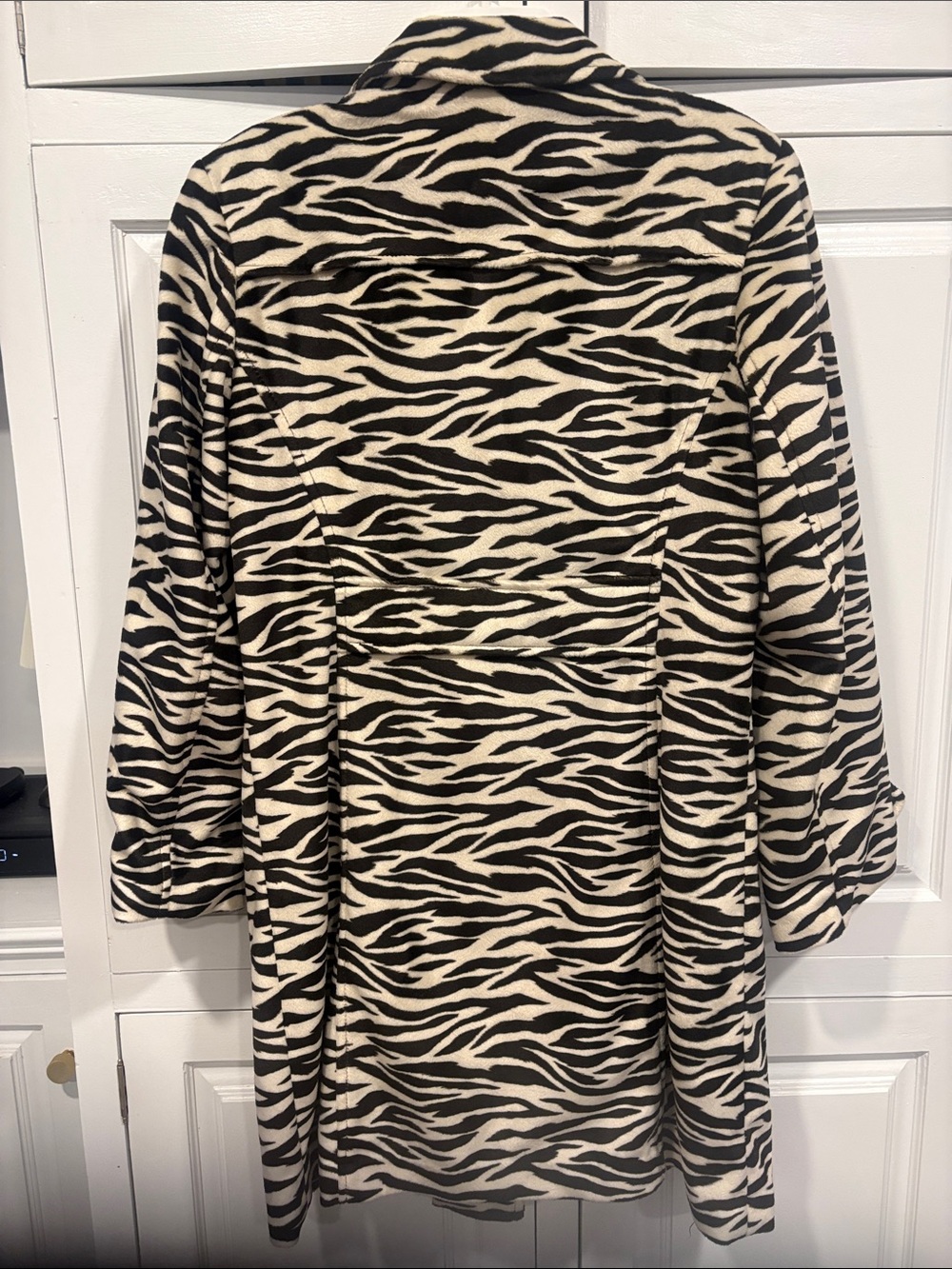 Classic MixIt Faux Fur Black and Cream Animal Print Coat - Picture 5 of 9